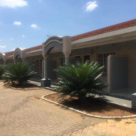 Sahara Stones Hotel Palapye Exterior foto