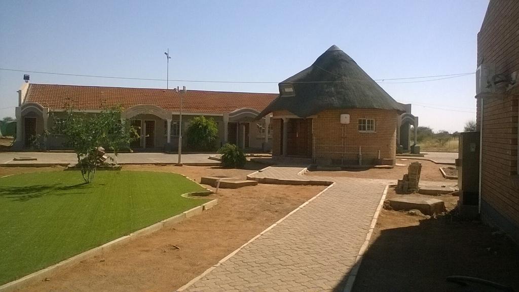 Sahara Stones Hotel Palapye Exterior foto