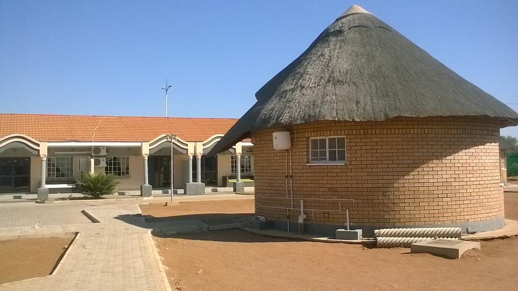 Sahara Stones Hotel Palapye Exterior foto