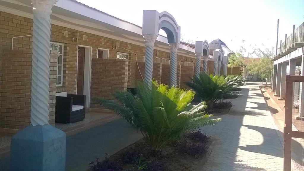 Sahara Stones Hotel Palapye Exterior foto